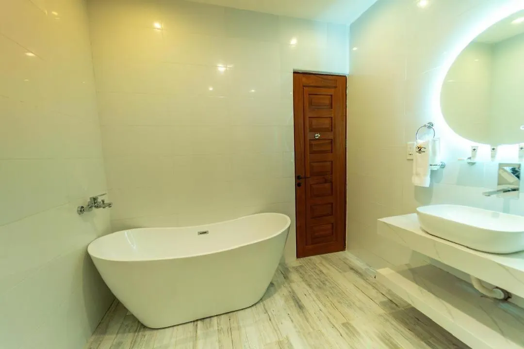 The Mist Hotel Entebbe Kampala 3*,  Uganda
